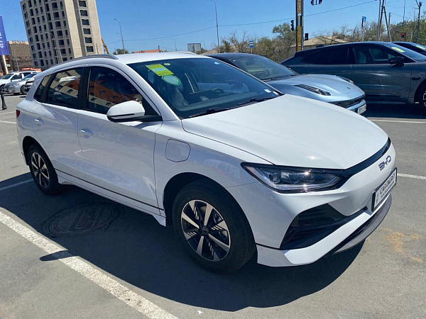 BYD e2